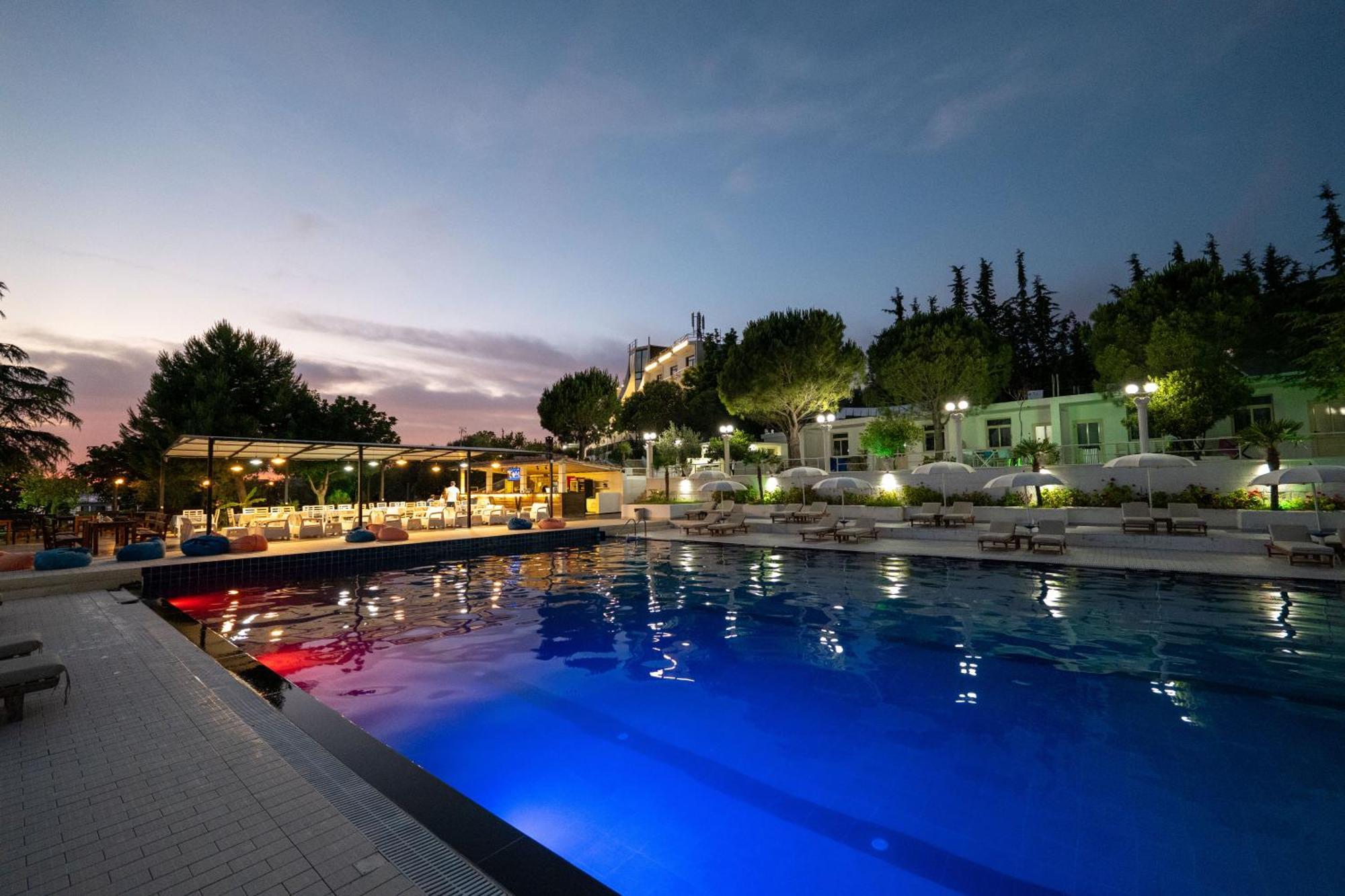 Edva Resort Radhime Luaran gambar