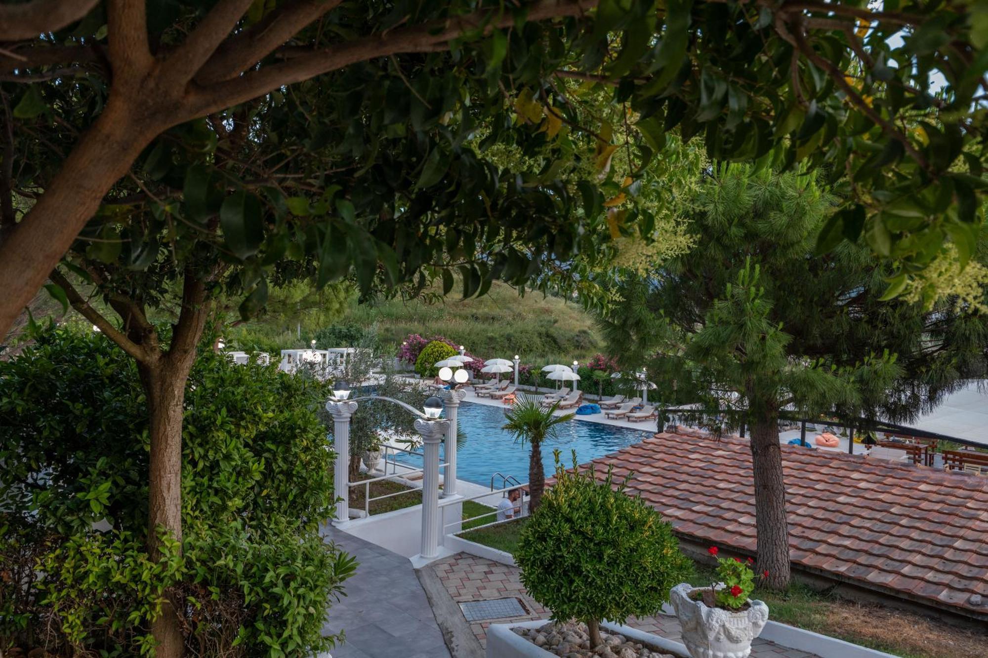 Edva Resort Radhime Luaran gambar