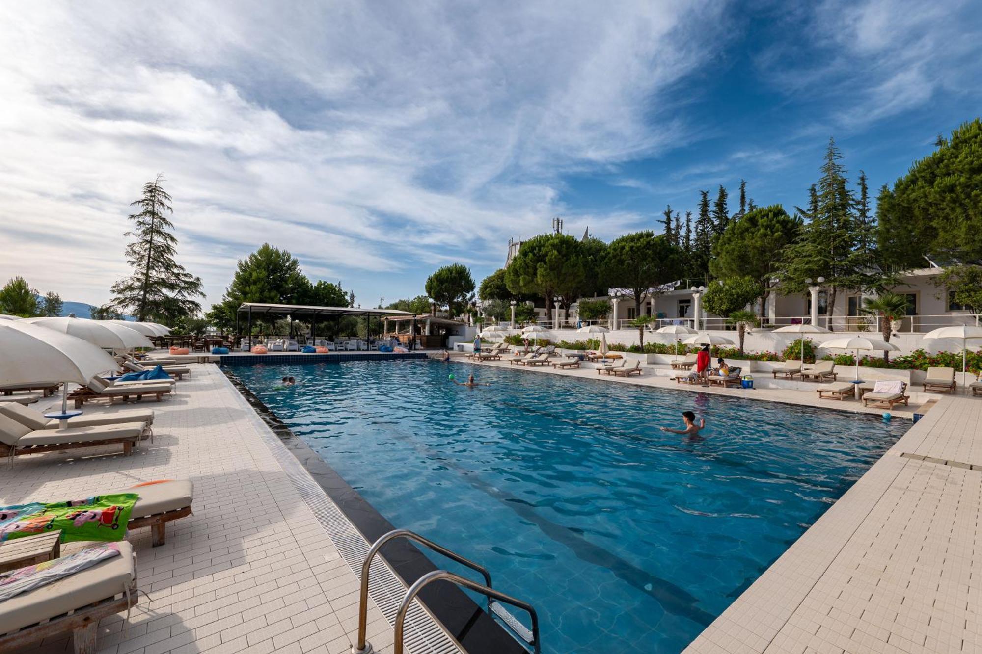 Edva Resort Radhime Luaran gambar