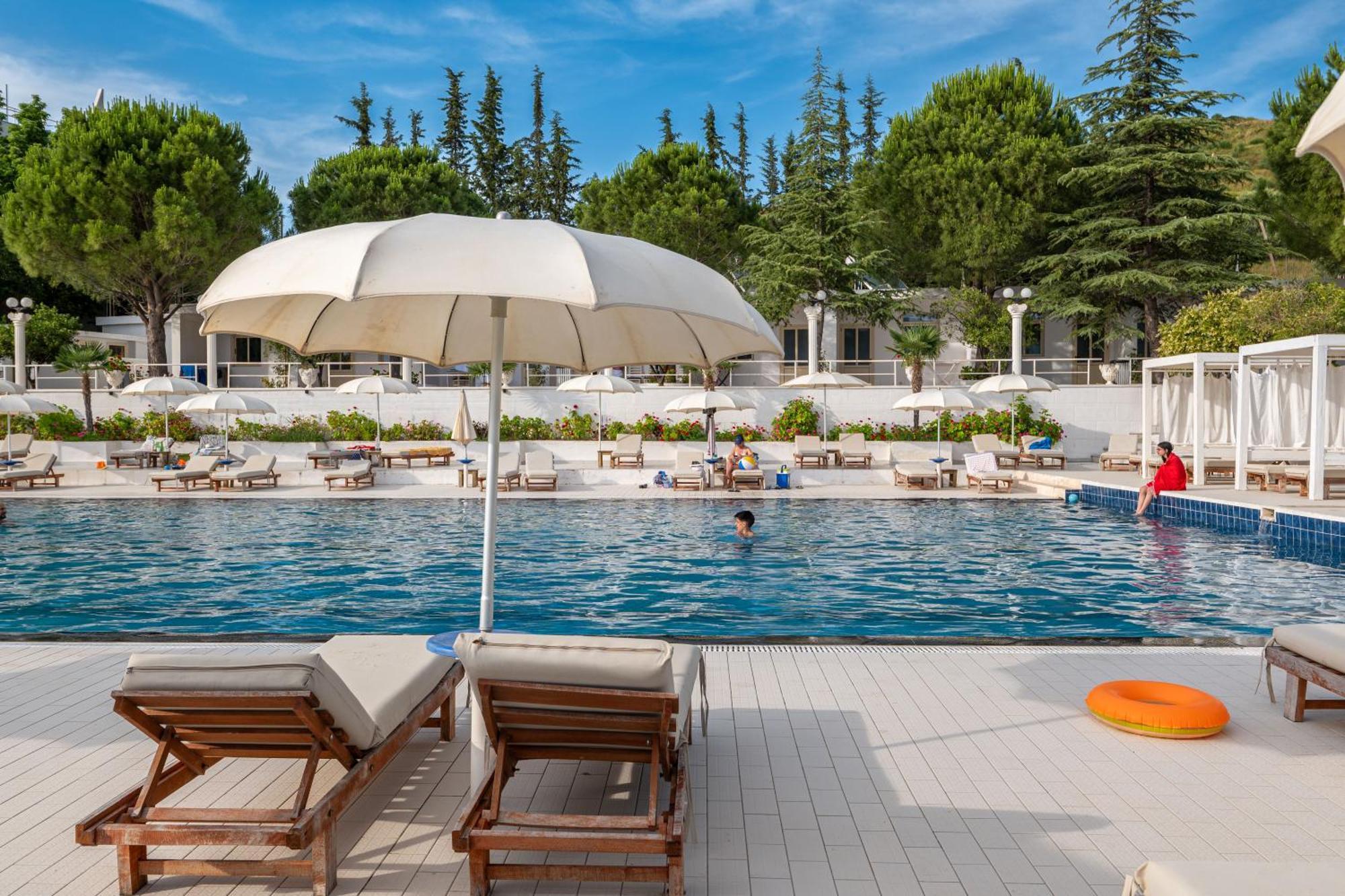 Edva Resort Radhime Luaran gambar